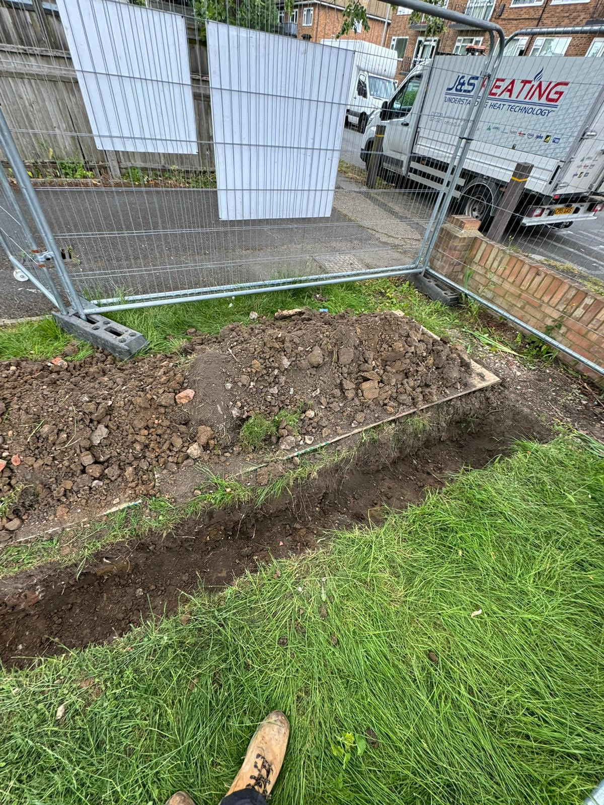 Gilpin House, Sutton, New 100mm Welded Steel MDPE Gas Service Installed